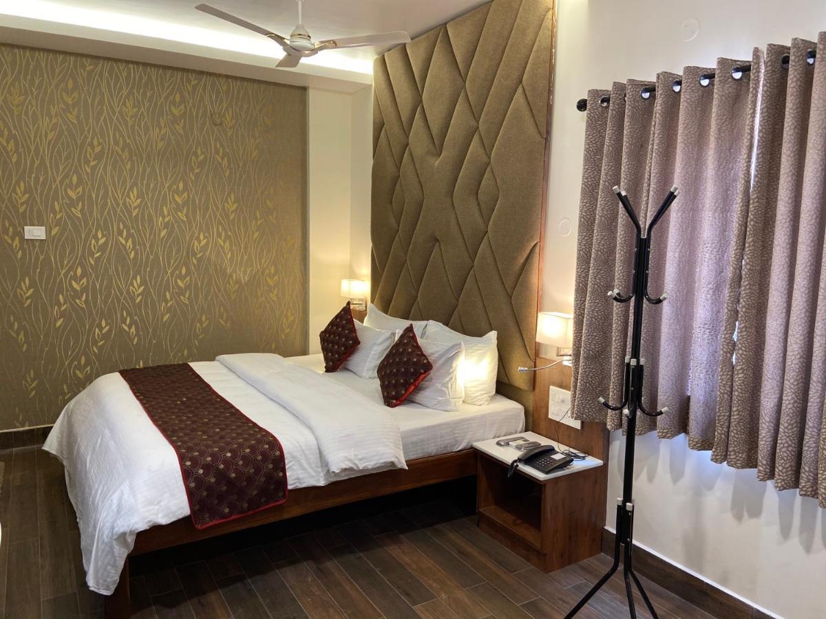Le Shiv Executive Suite Theni Exterior foto