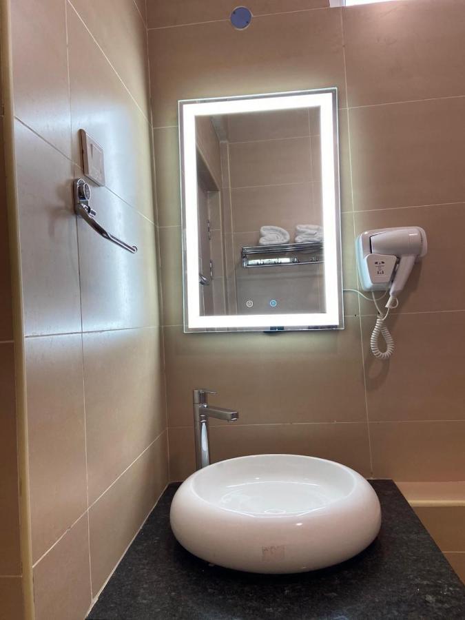 Le Shiv Executive Suite Theni Exterior foto